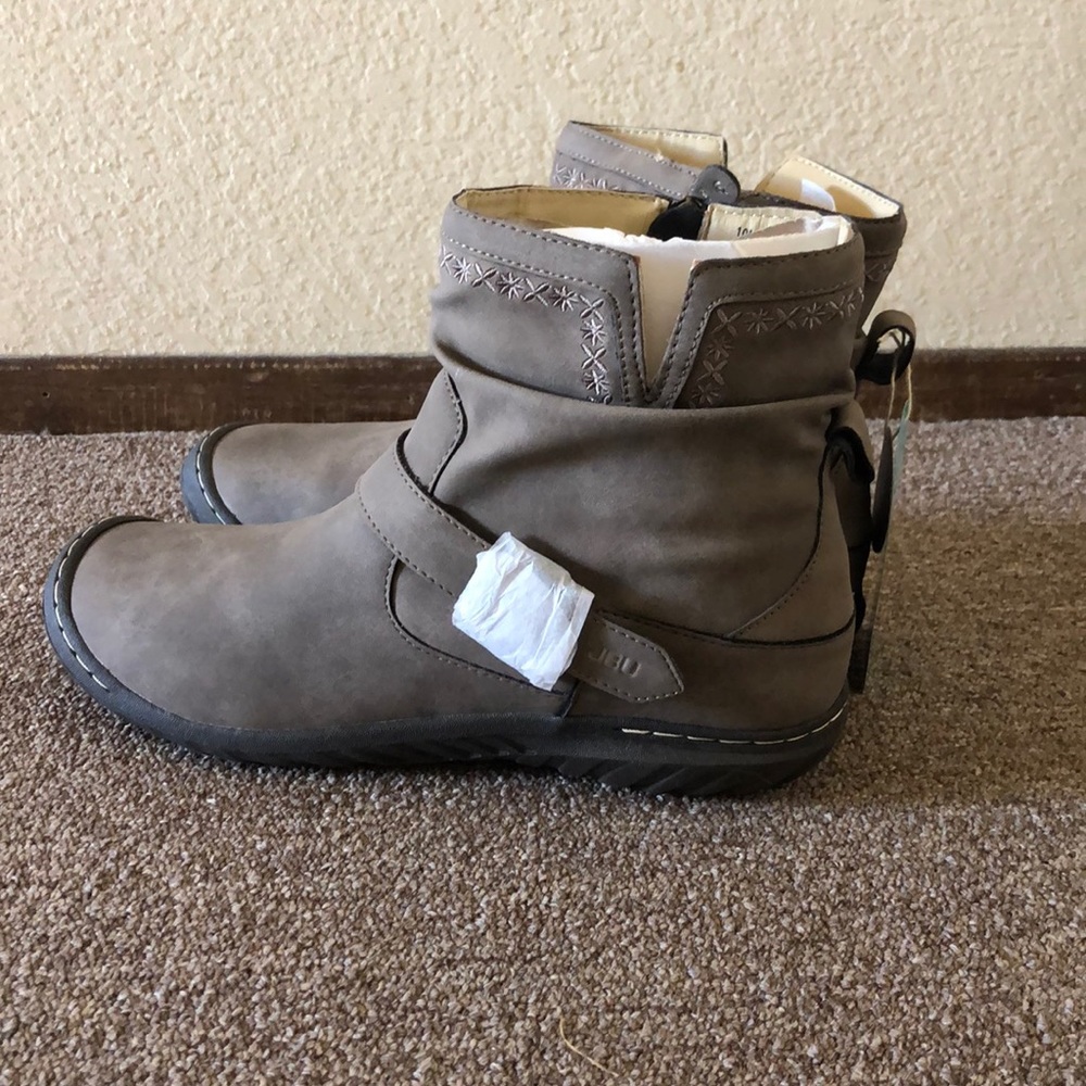 JBU by Jambi Women’s Ankle Bootie